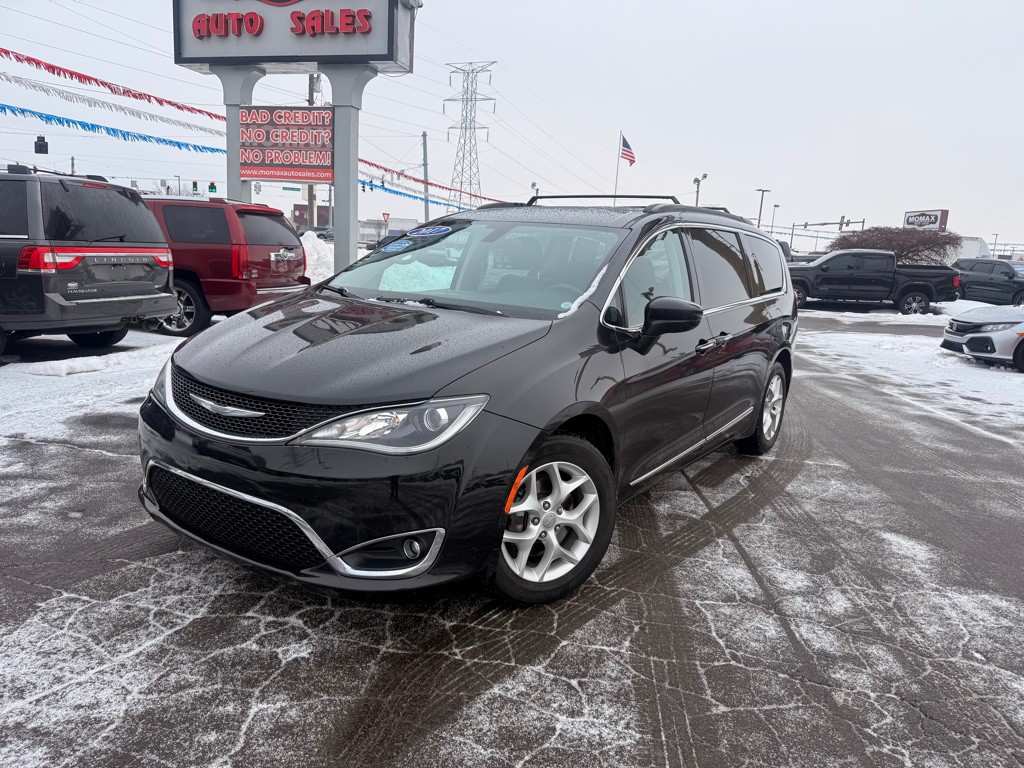 2017 Chrysler Pacifica Image 4