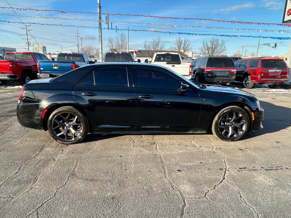 2023 Chrysler 300 Image 10