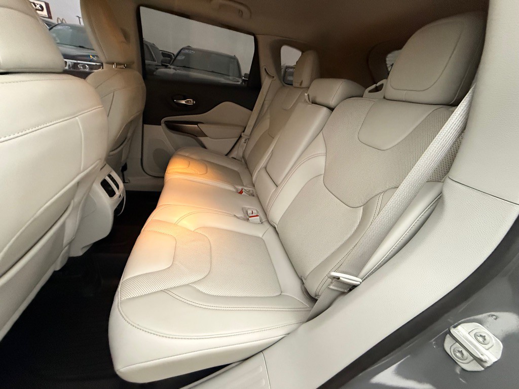 2021 Jeep Cherokee Image 19