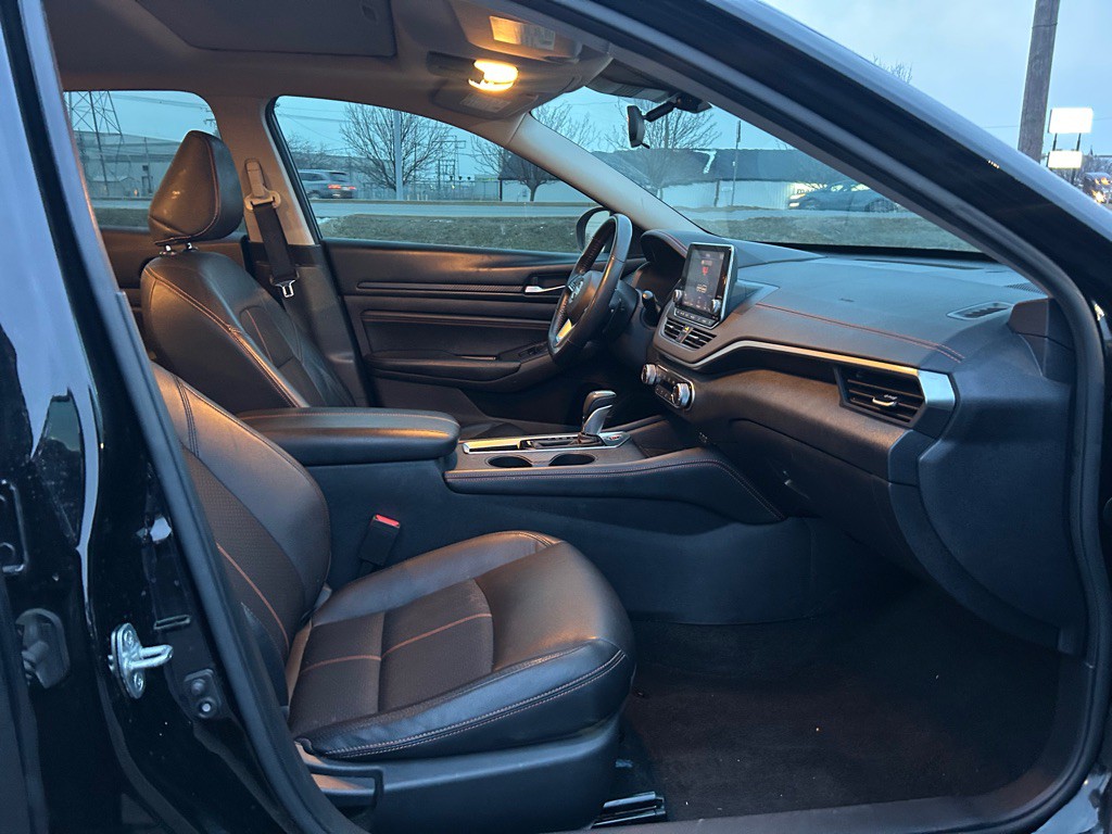 2020 Nissan Altima Image 11