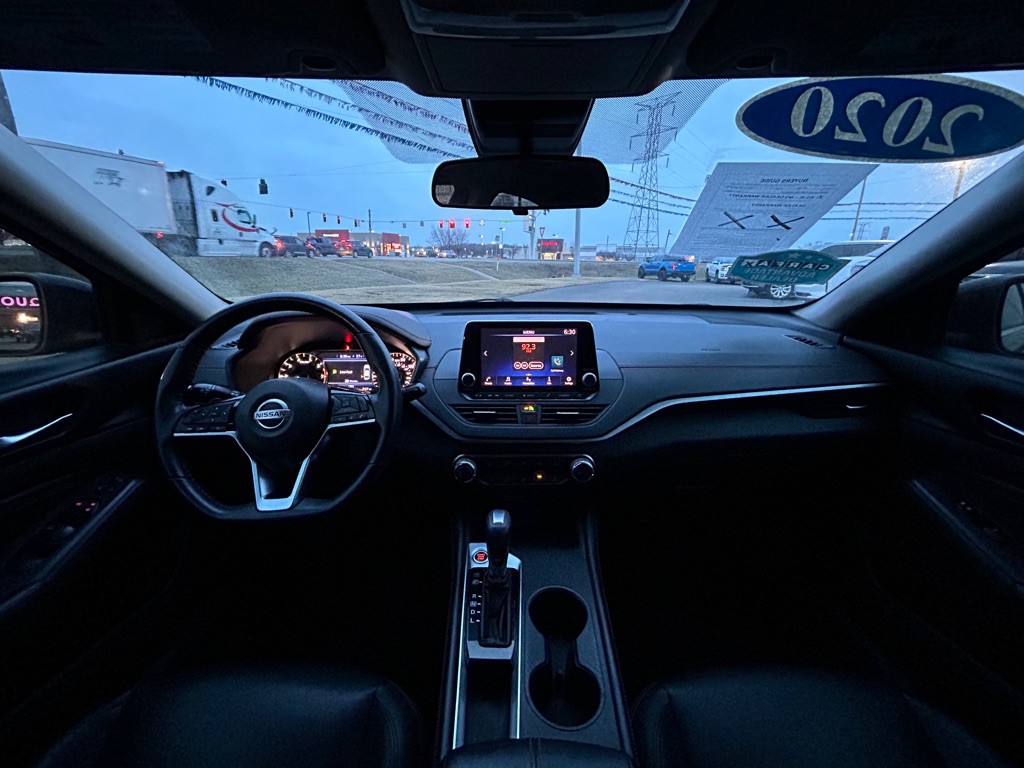 2020 Nissan Altima Image 15
