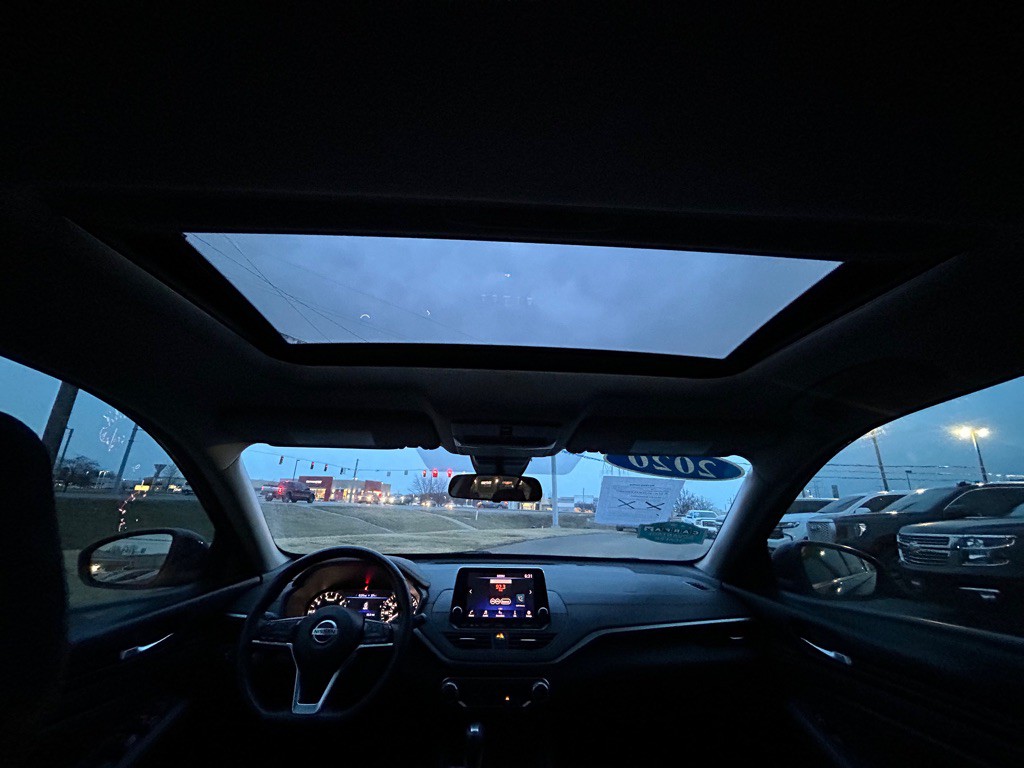 2020 Nissan Altima Image 19