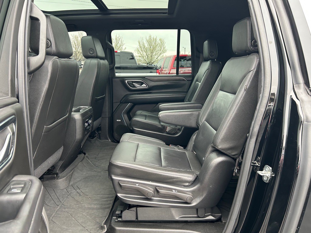 2021 Chevrolet Suburban Image 15