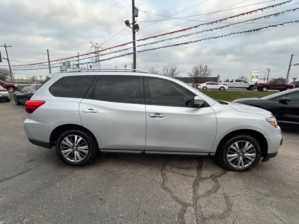 2020 Nissan Pathfinder Image 10