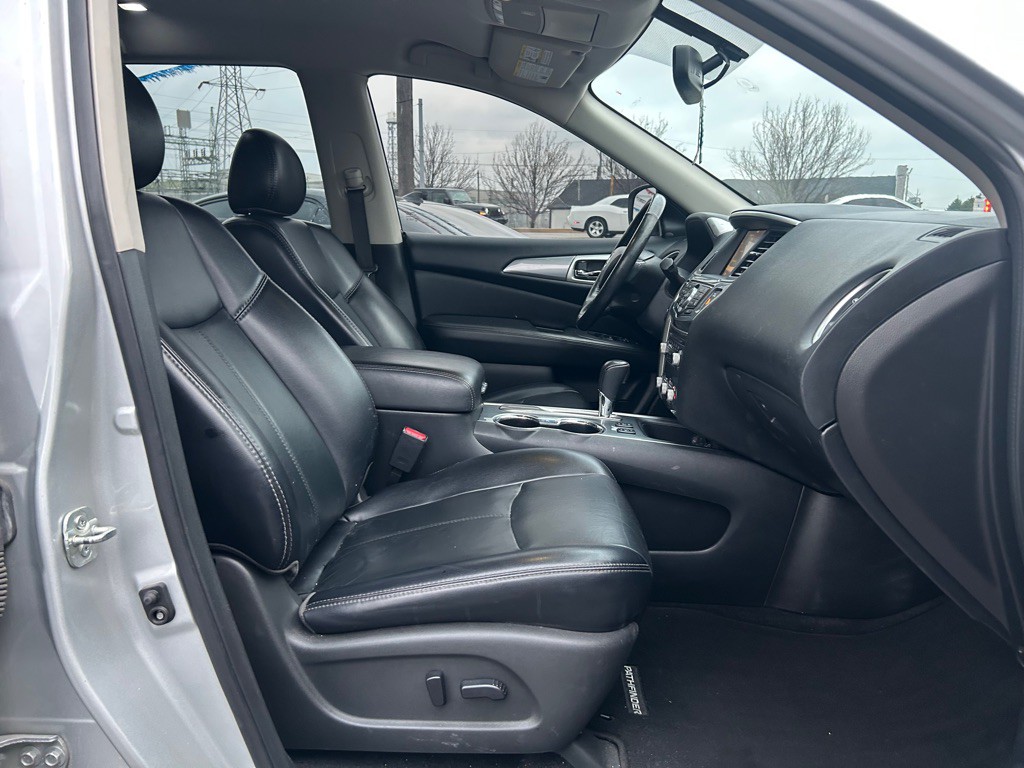 2020 Nissan Pathfinder Image 11