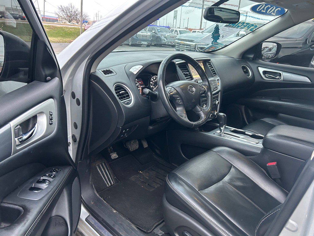 2020 Nissan Pathfinder Image 16
