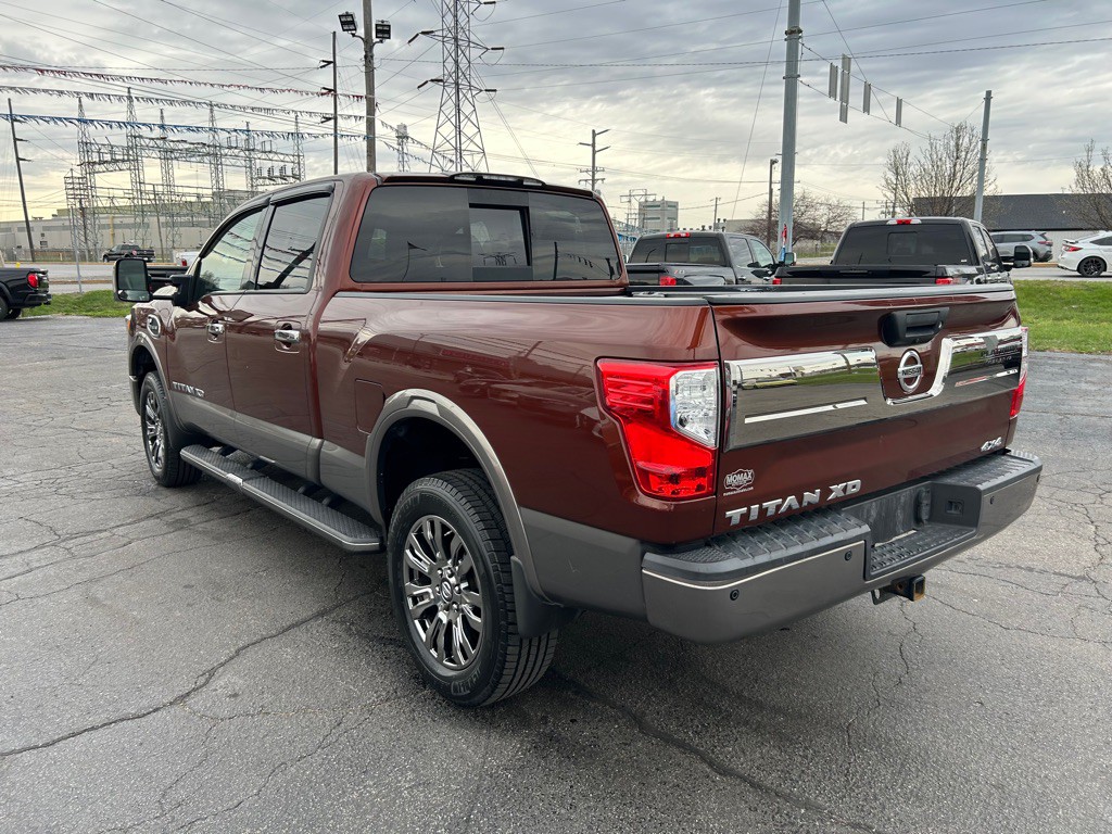 2016 Nissan Titan Image 7