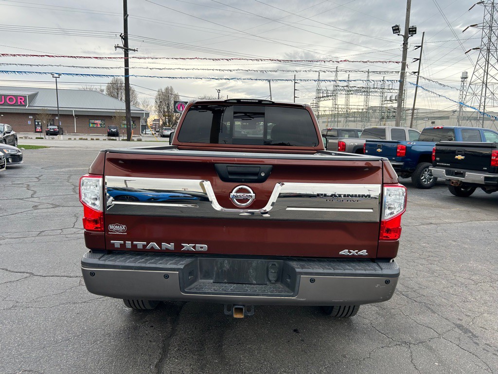 2016 Nissan Titan Image 8