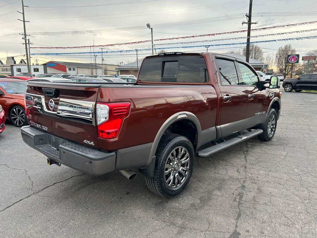 2016 Nissan Titan Image 9