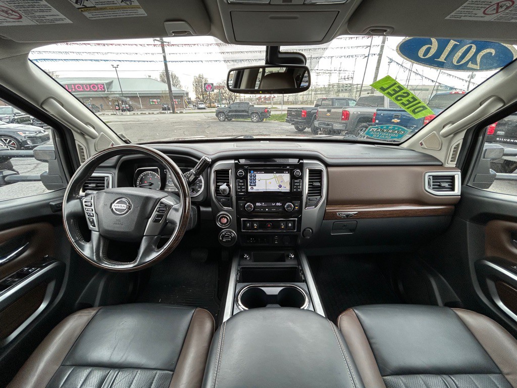 2016 Nissan Titan Image 15