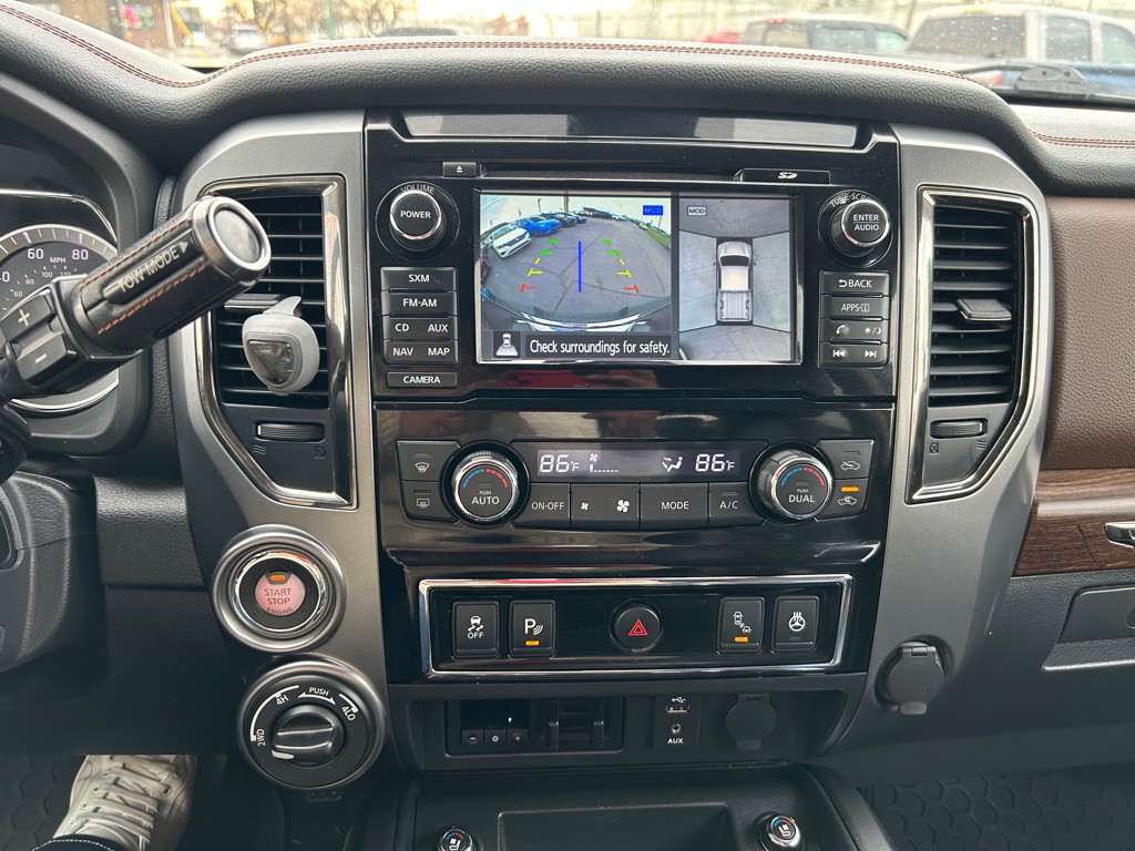 2016 Nissan Titan Image 19