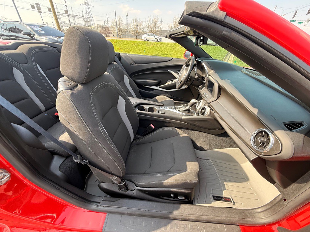 2020 Chevrolet Camaro Image 16