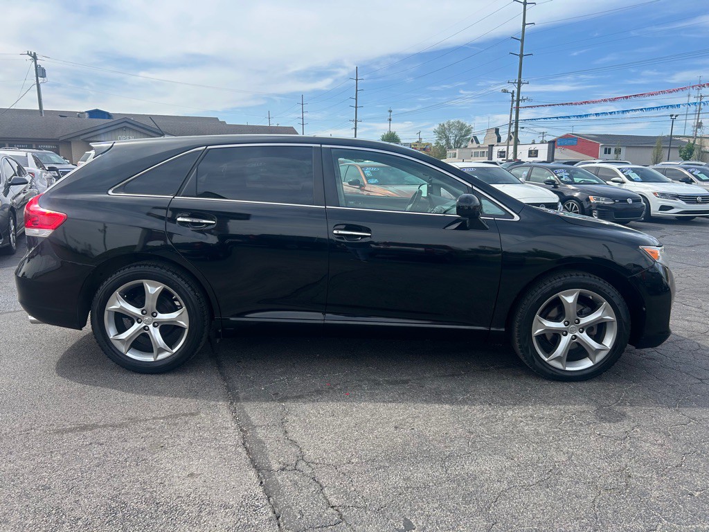 2010 Toyota Venza Image 10
