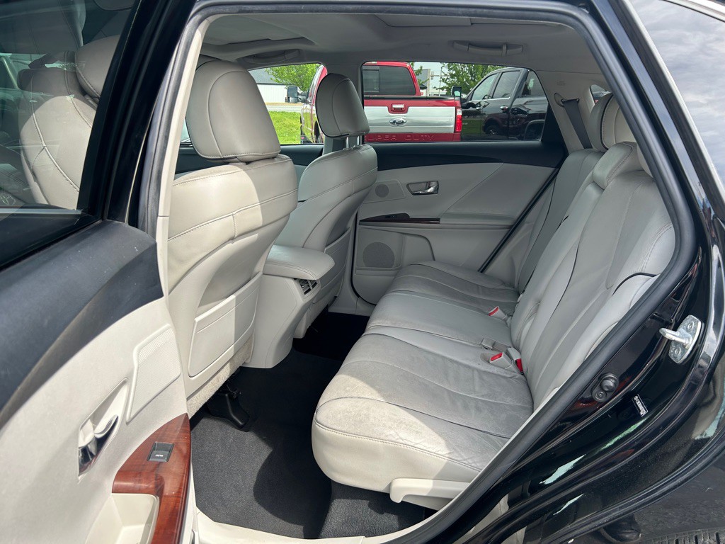 2010 Toyota Venza Image 14