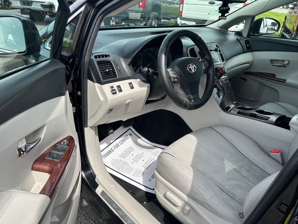 2010 Toyota Venza Image 15