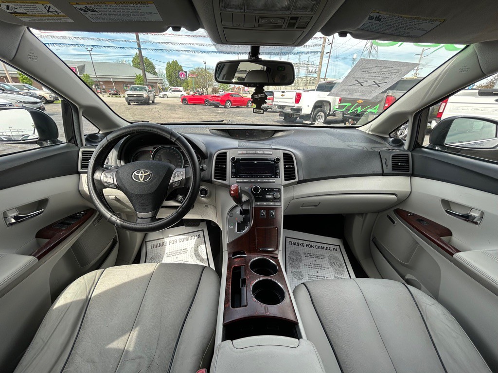 2010 Toyota Venza Image 16