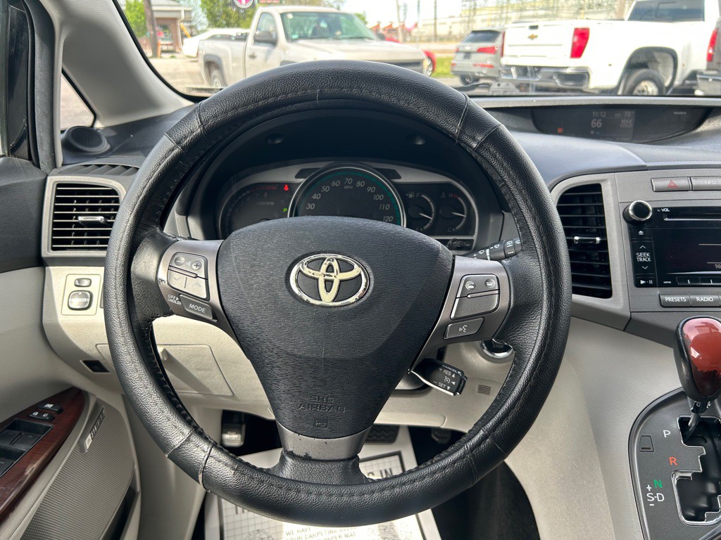 2010 Toyota Venza Image 17