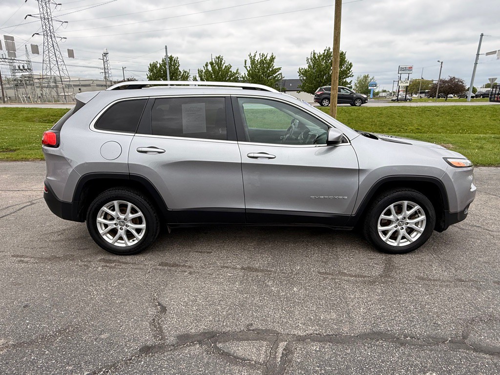 2017 Jeep Cherokee Image 8