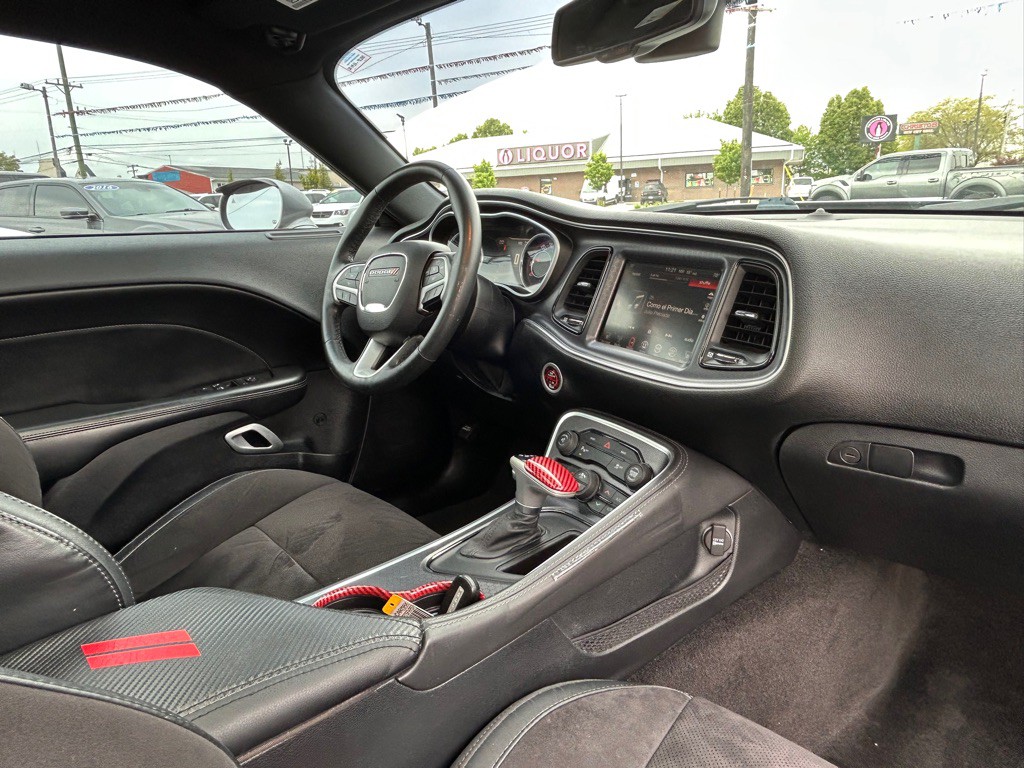 2015 Dodge Challenger Image 13