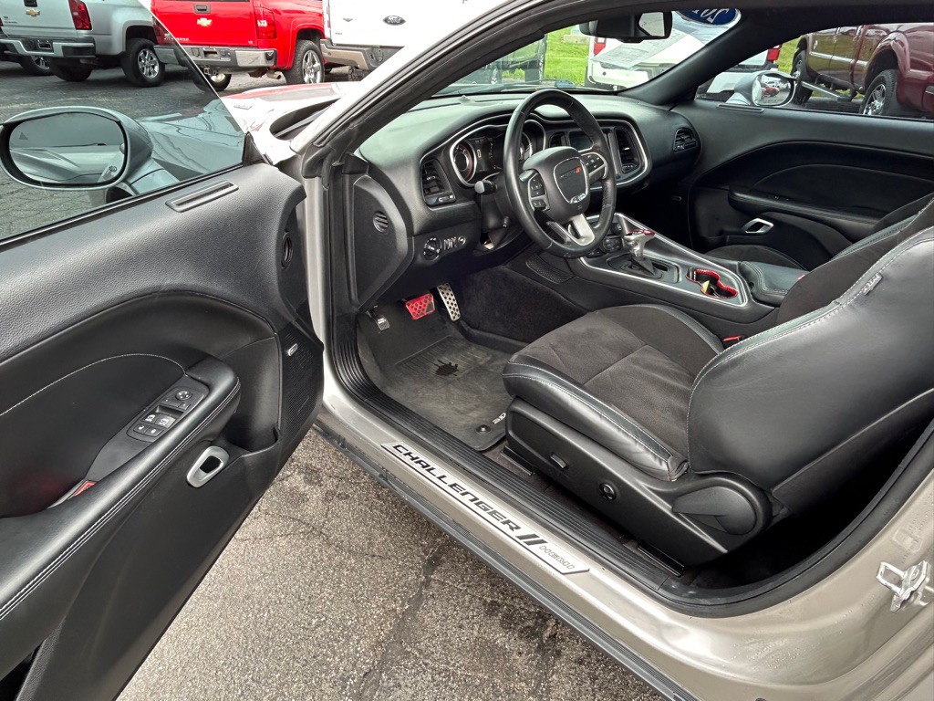 2015 Dodge Challenger Image 14