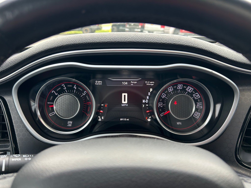 2015 Dodge Challenger Image 16