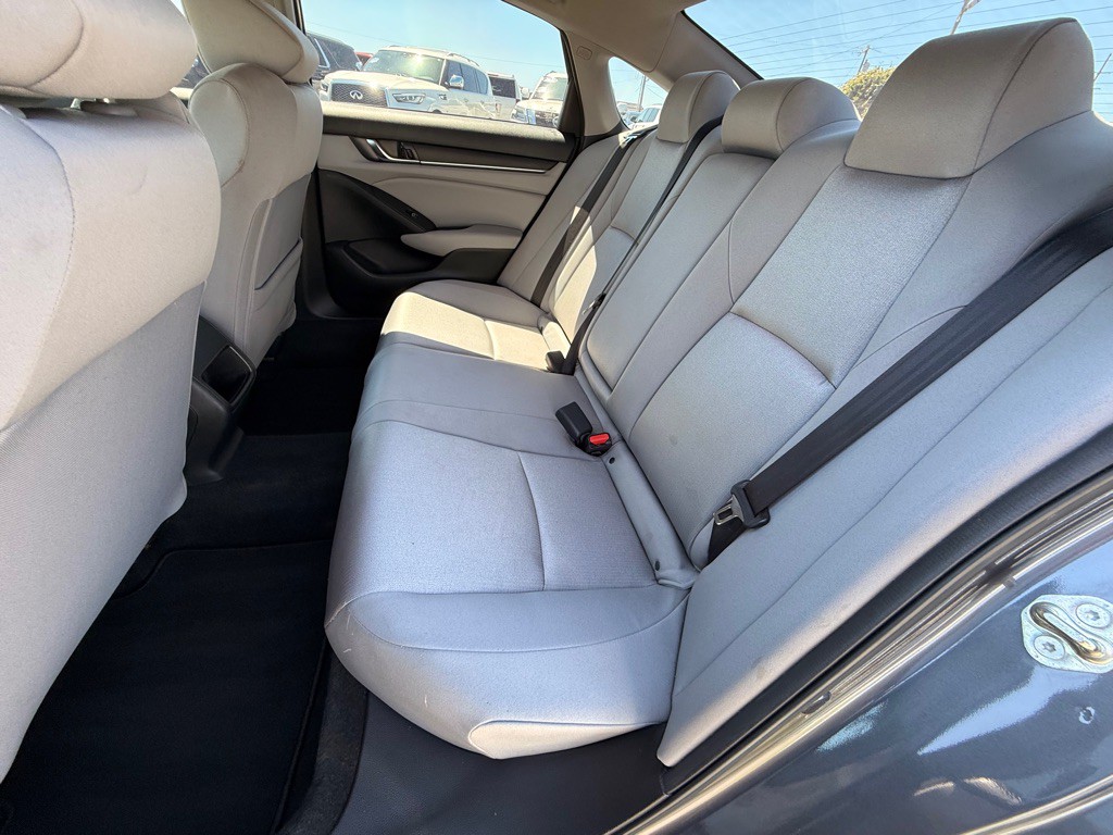 2018 Honda Accord Image 16