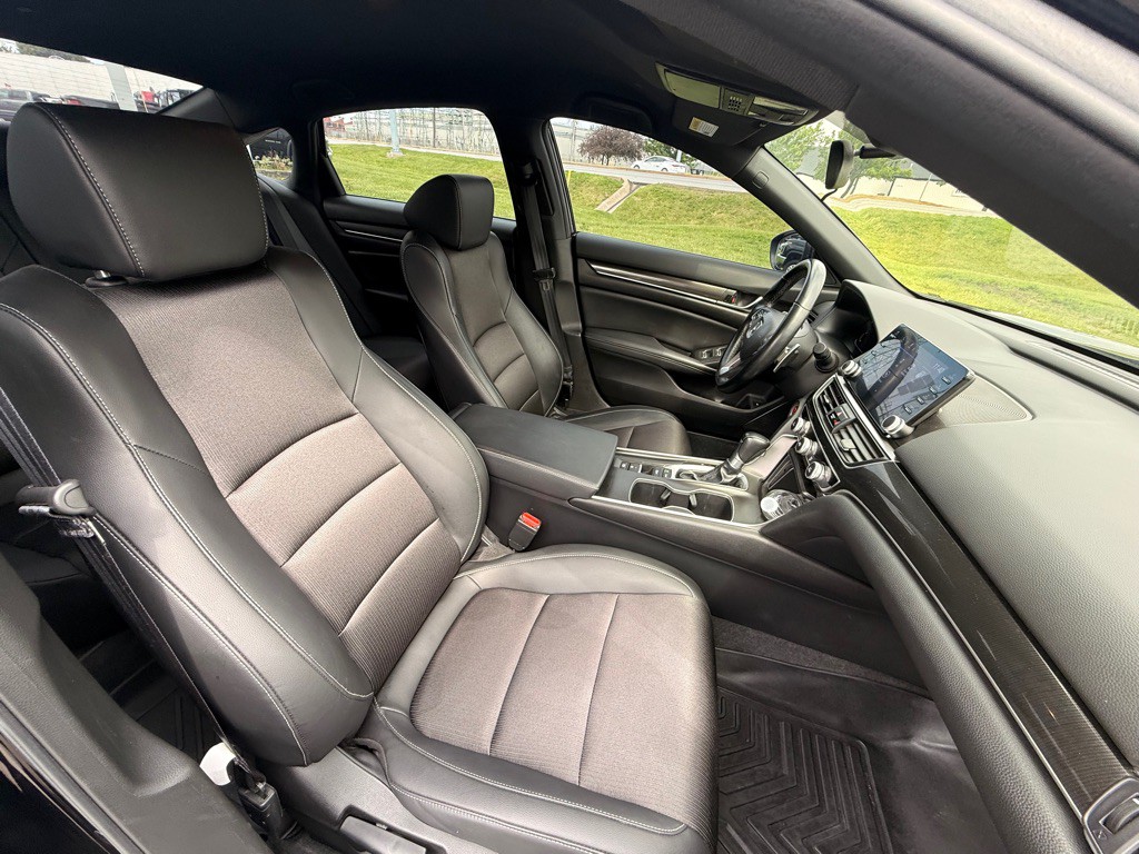 2022 Honda Accord Image 16