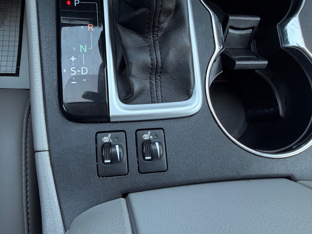 2019 Toyota Highlander Image 16