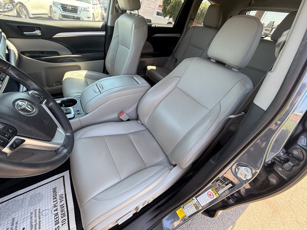 2019 Toyota Highlander Image 17
