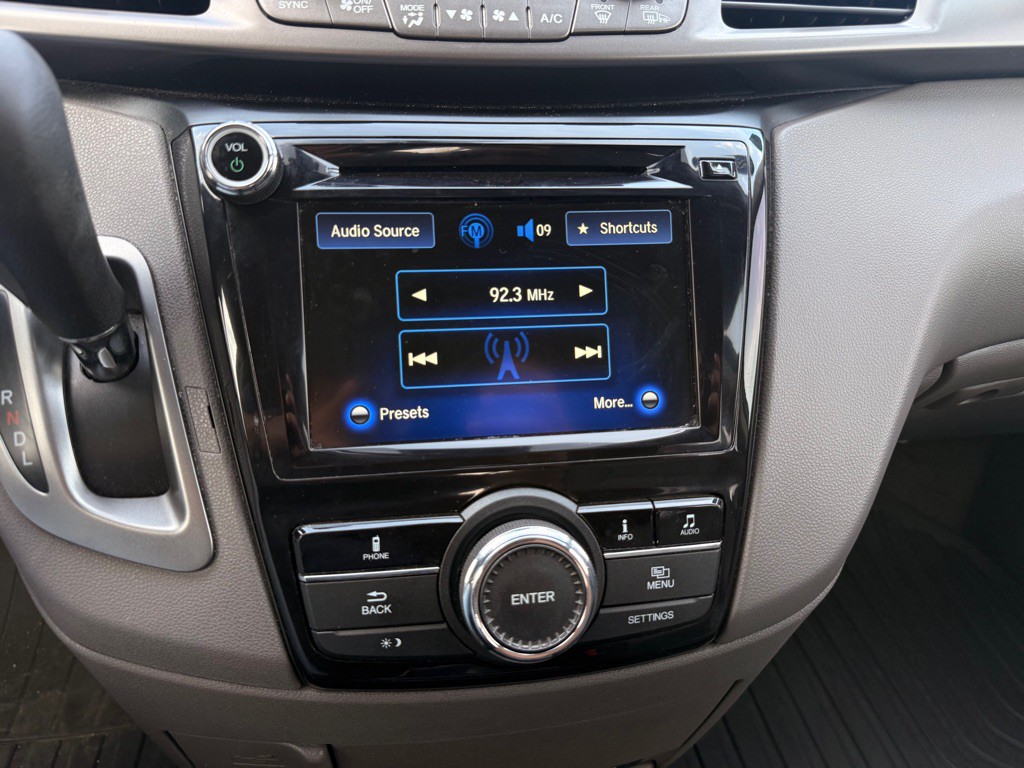 2015 Honda Odyssey Image 13