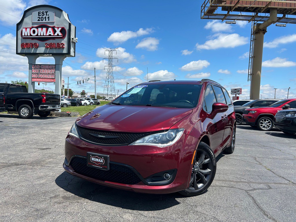 2018 Chrysler Pacifica Image 2