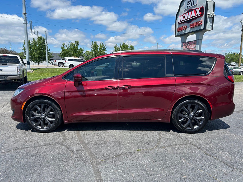 2018 Chrysler Pacifica Image 6