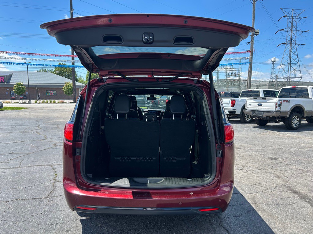2018 Chrysler Pacifica Image 14