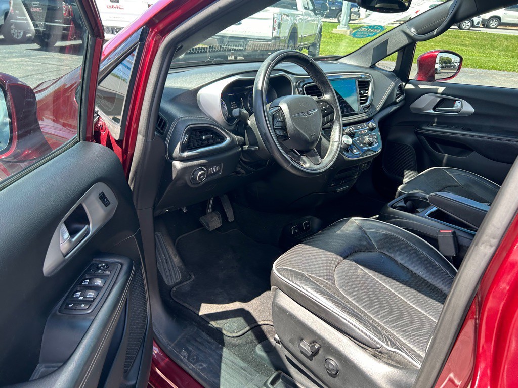 2018 Chrysler Pacifica Image 16