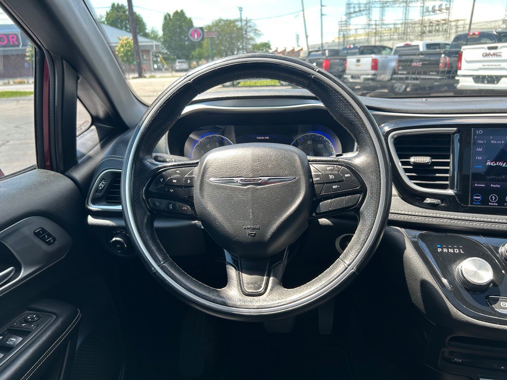 2018 Chrysler Pacifica Image 18