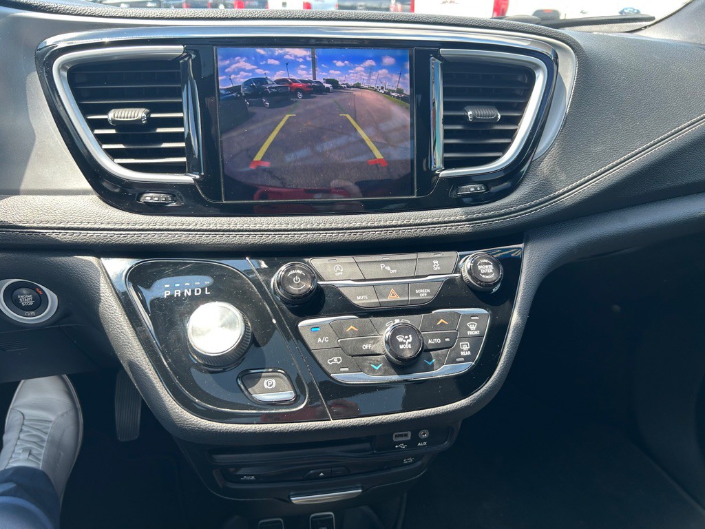 2018 Chrysler Pacifica Image 21