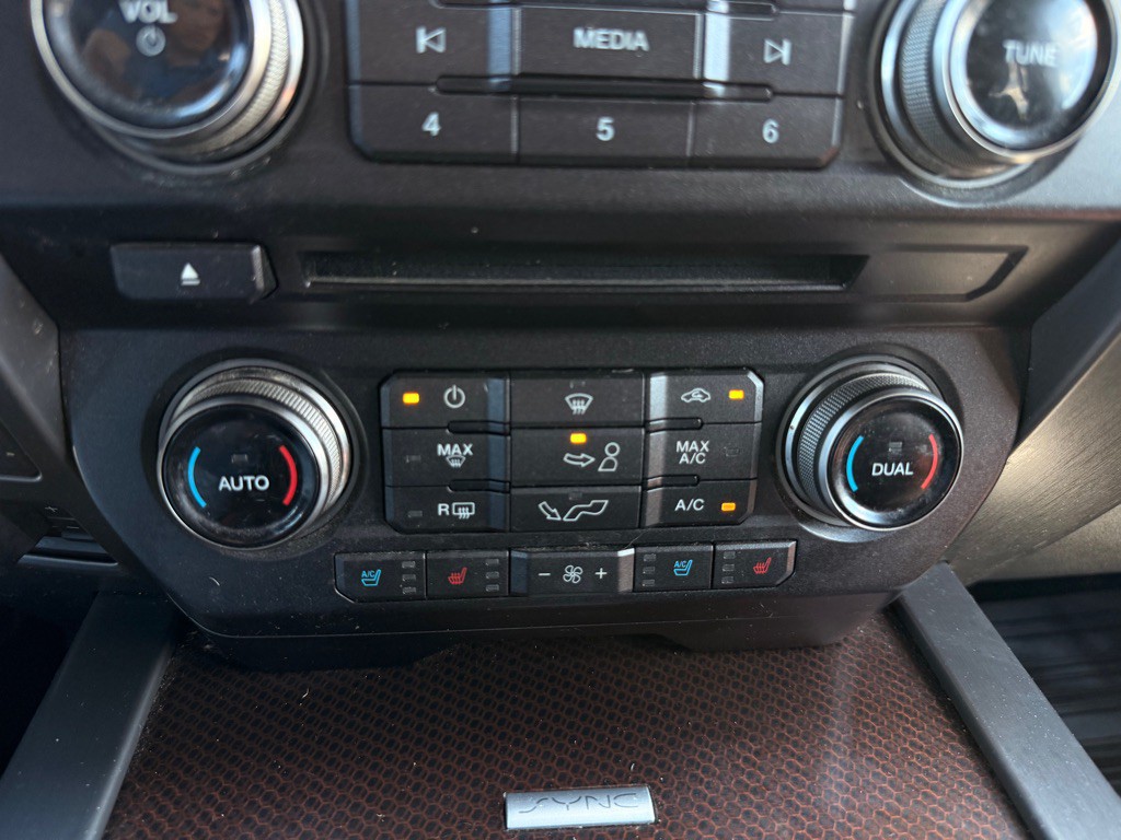 2017 Ford F-150 Image 17