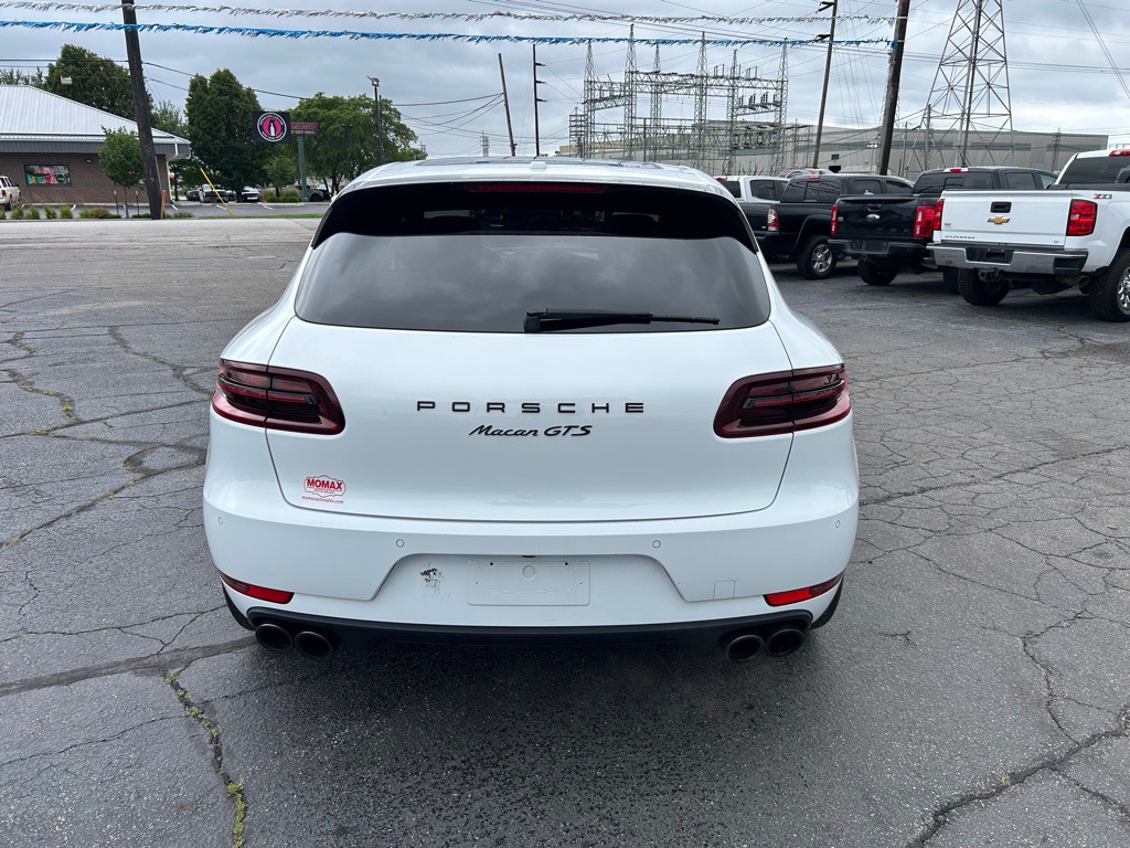 2017 Porsche Macan Image 8
