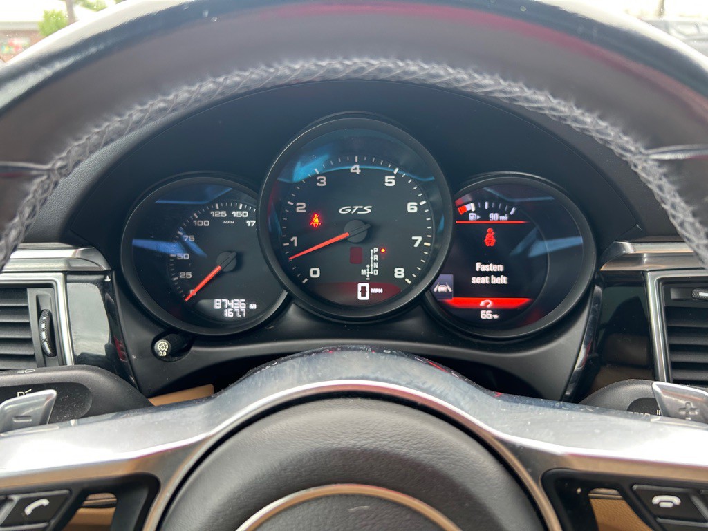 2017 Porsche Macan Image 18