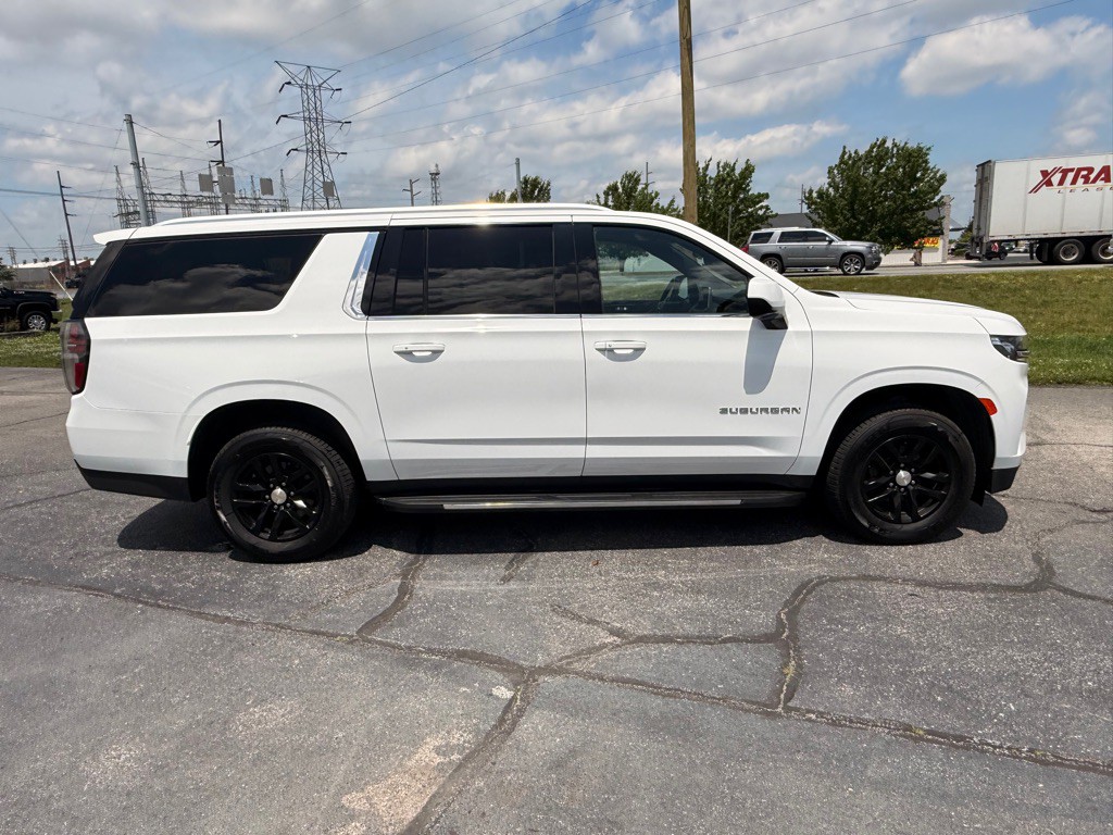 2021 Chevrolet Suburban Image 8