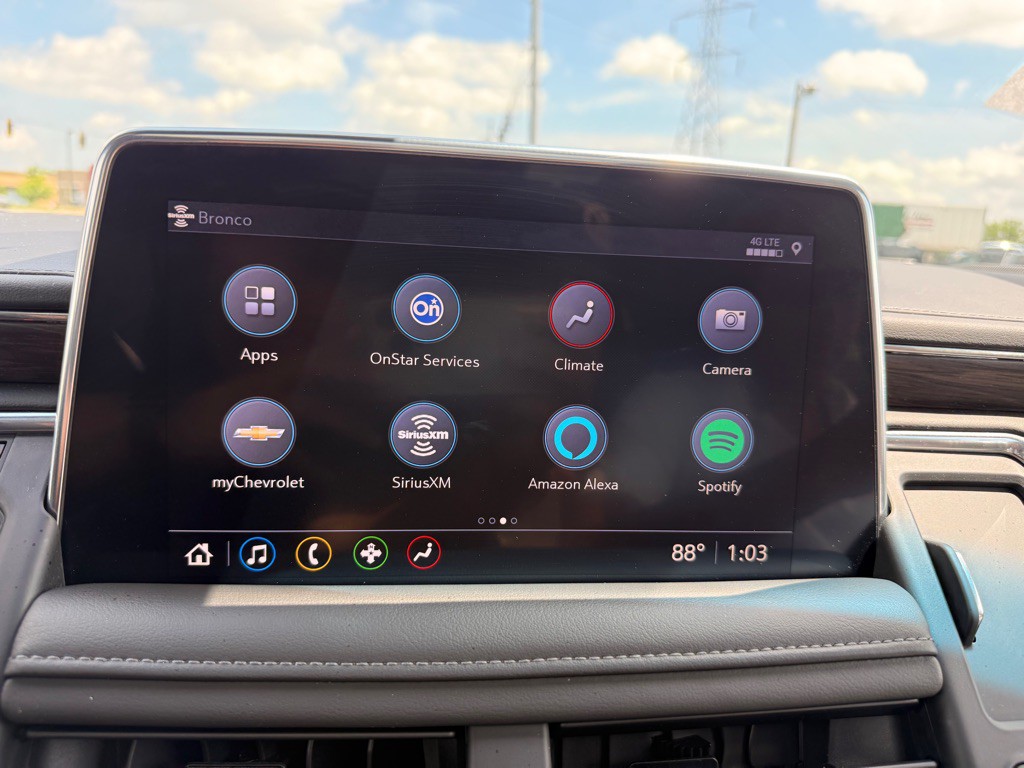 2021 Chevrolet Suburban Image 13