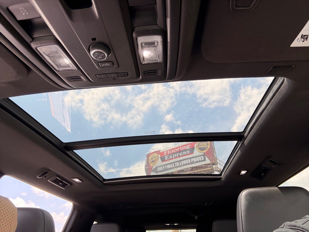 2021 Chevrolet Suburban Image 15