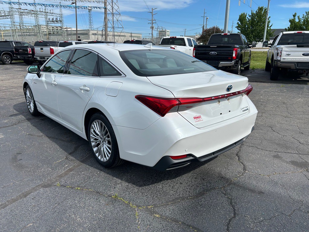 2019 Toyota Avalon Image 7