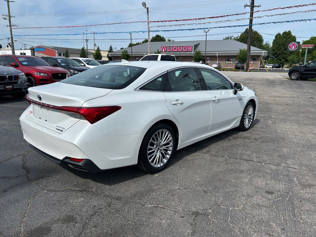 2019 Toyota Avalon Image 9