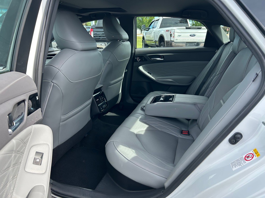 2019 Toyota Avalon Image 13