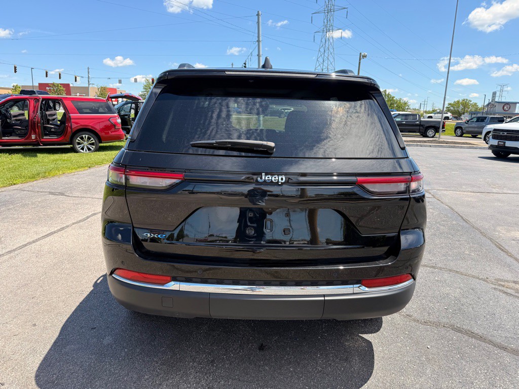 2023 Jeep Grand Cherokee Image 6