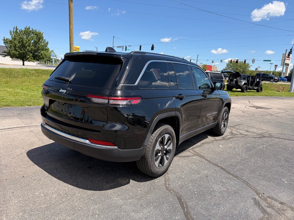 2023 Jeep Grand Cherokee Image 8
