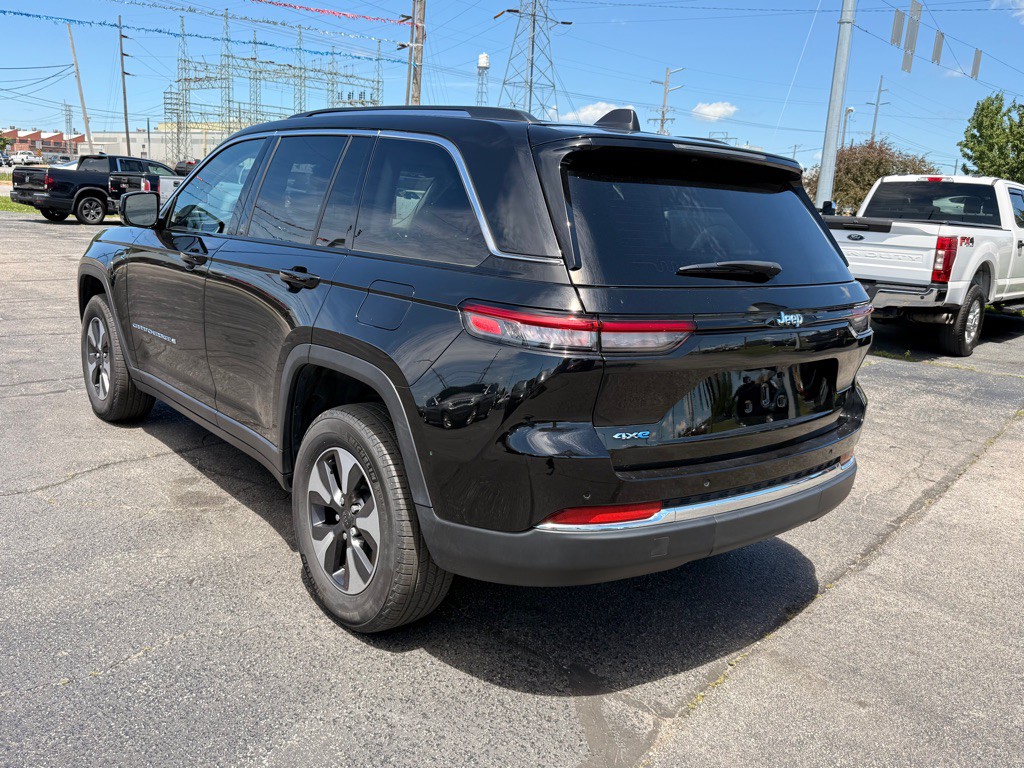 2023 Jeep Grand Cherokee Image 9