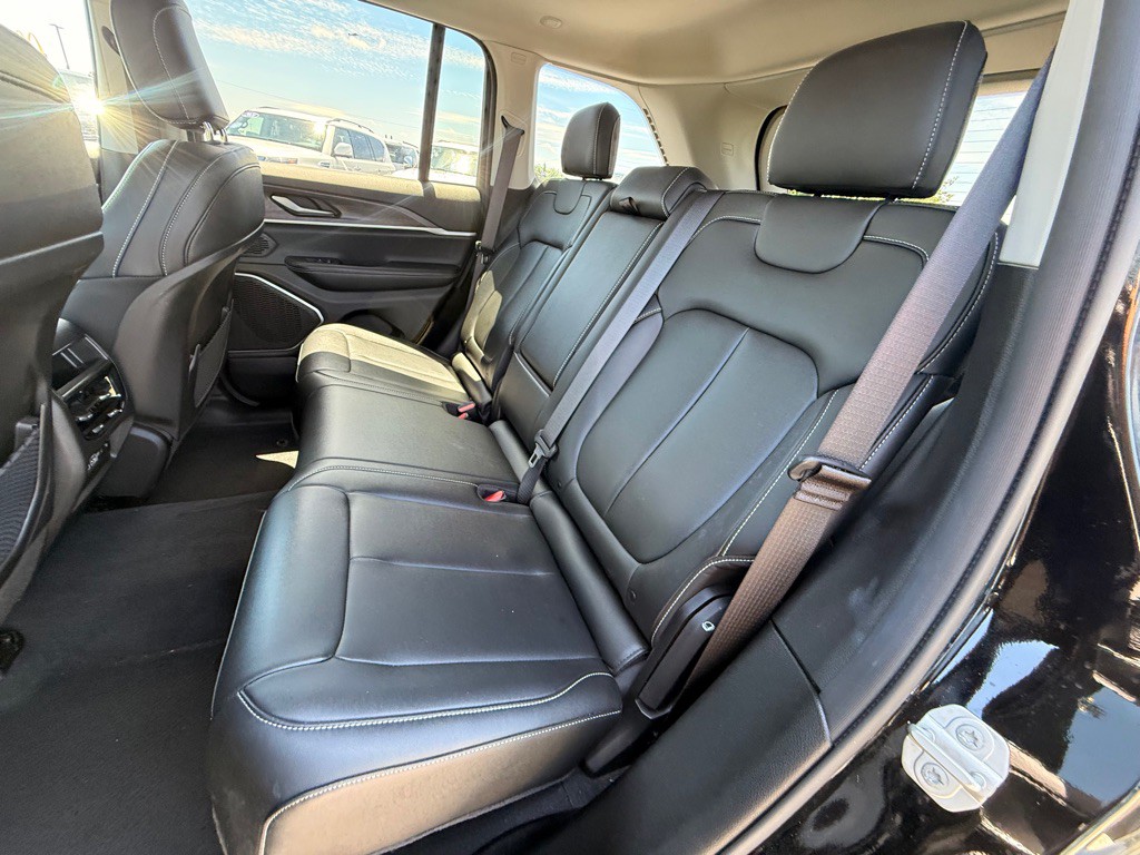 2023 Jeep Grand Cherokee Image 19