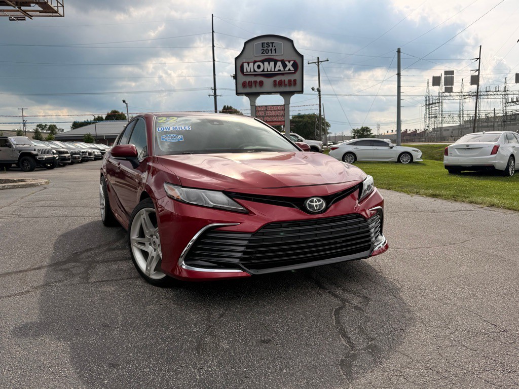2022 Toyota Camry Image 2
